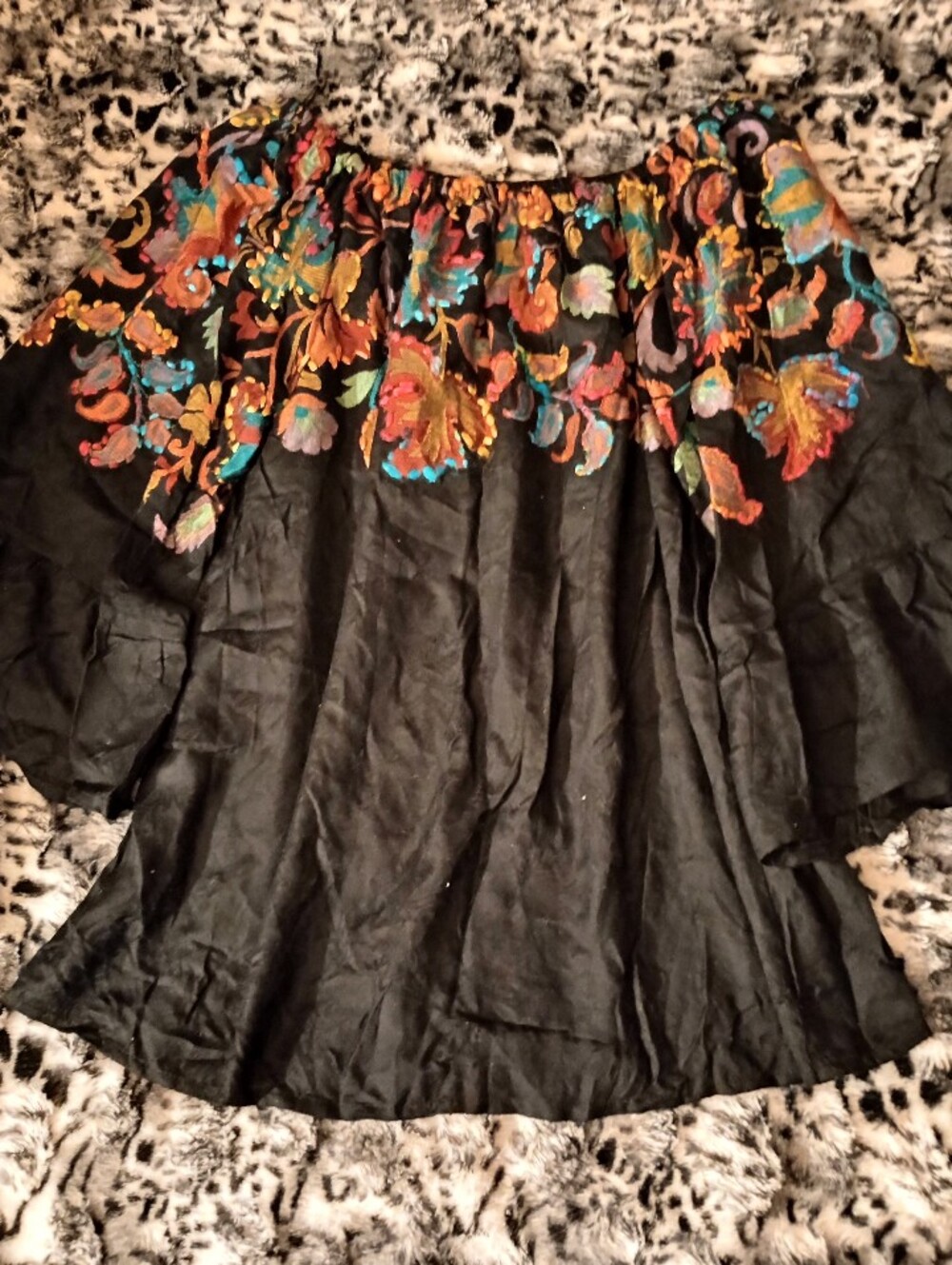 VTG Boho Artisan Off-Shoulder Black Embroidered  Top W/ Ruffle Belle Sleeves